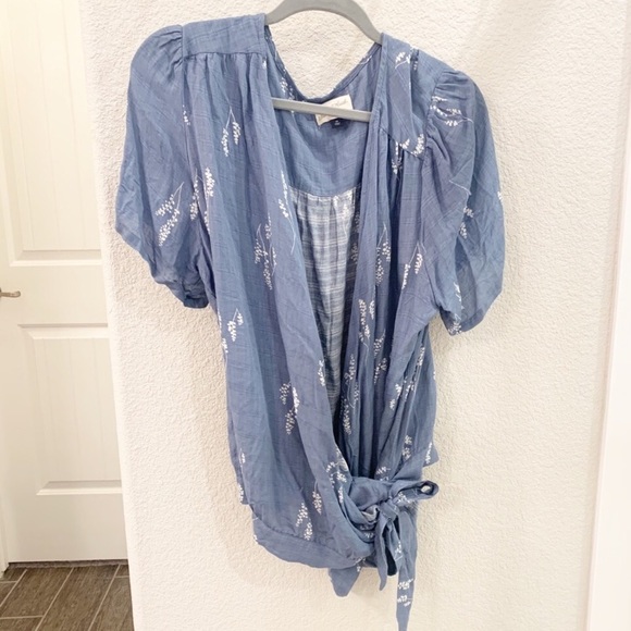 Universal Thread Tops - Universal Thread Wrap Top - 2X